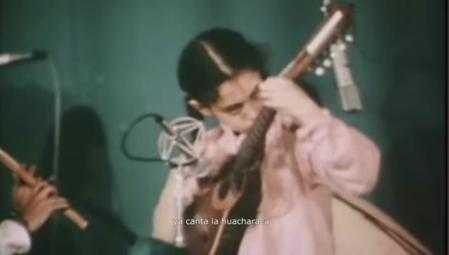 Claudia Sheinbaum Pardo, de niña, tocando en un grupo musical