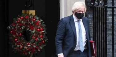 El primer ministro británico, Boris Johnson, al salir de su residencia en Downing Street, Londres, este miércoles.