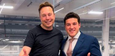 Elon Musk y Samuel García en la planta del consorcio en Austin, Texas