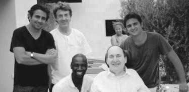 El equipo de ‘Intouchables’ junto a Philippe Pozzo di Borgo