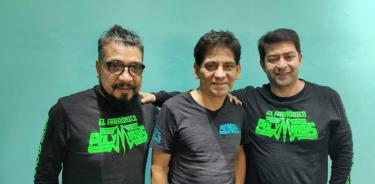 El DJ Víctor Estrella, Apolinar Silva de la Barrera, director de Polymarchs y Abel Rodríguez, el locutor del colectivo