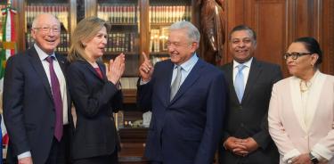 López Obrador y la asesora de Seguridad de Biden, Elizabeth Sherwood-Randall, en su última visita a México, el 2 de mayo