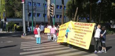 Médicos rechazan incorporación al IMSS Bienestar; protestan en varios puntos de la CDMX