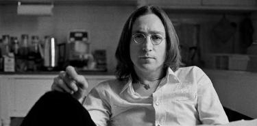 Imagen de John Lennon en la serie documental