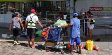 Civiles continúan con actos de saqueos en los establecimientos de Acapulco/CUARTOSCURO/