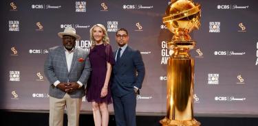 Cedric the Entertainer, Helen Hoehne y Wilmer Valderrama en el anuncio de nominaciones para la 81ª edición de los Golden Globe Awards