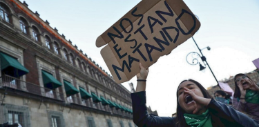 Protesta frente al Palacio Nacional por la muerte de Fátima, una niña de siete años