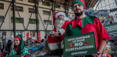 Greenpeace ofrece recomendaciones sencillas para evitar la basura plástica en esta temporada.