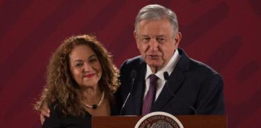 López Obrador defendió a su precandidata presidencial tras las revelaciones de la exdirectora de Notimex