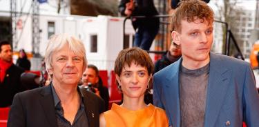 El director aleman Andreas Dresen, con Liv Lisa Fries y Johannes Hegemann