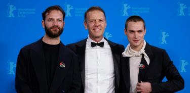 Los actores Alessandro Borghi, Rocco Siffredi y Saul Nanni en la presentación de la serie en la Berlinale.