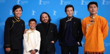 Thinley Lhamo, Karma Wangyal Gurung, el director Min Bahadur Bham, Tenzin Dalha y Sonam Topde en la presentación del filme.