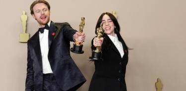 Los músicos Billie Eilish y Finneas O'Connell se llevaron el Oscar a Mejor Canción.