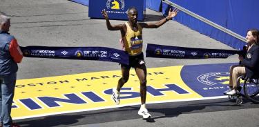 El etíope Sisay Lemma se llevó la 128 edición del Maratón de Boston/