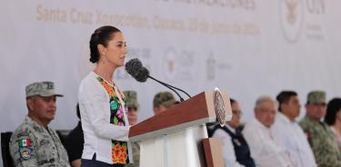 La virtual presidenta electa, Claudia Sheinbaum Pardo, afirmó que a partir del 1º de octubre consolidará la Guardia Nacional con la Secretaría de la Defensa