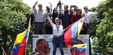 La líder opositora de Venezuela María Corina Machado asiste a una protesta en rechazo a los resultados oficiales de las elecciones.