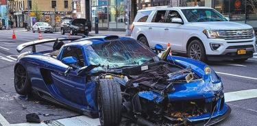 Conductor destroza su auto de 750 mil dólares en las calles vacías de NY