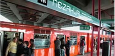 Se suicida persona en Metro Nezahualcóyotl