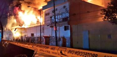 Video. Se registra fuerte incendio en Coyoacán