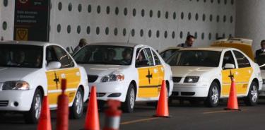 Busca Morena en el Senado romper monopolio de taxis en los aeropuertos
