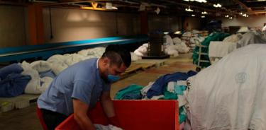Por COVID, diariamente se lavan 18 toneladas de prendas
