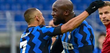 Doblete y asistencia de Romelu Lukaku en remontada del Inter
