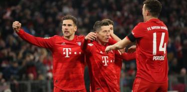 Bayern Múnich golea 5-0 al Schalke y se acerca a la cima de Bundesliga