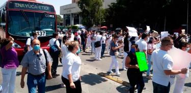 Protestan en hospitales de La Raza y Gabriel Mancera; acusan falta de equipo