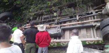 Nueve muertos y 10 heridos deja accidente carretero en Colombia