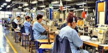 Aumentan 7.4% horas trabajadas en la industria manufacturera en julio