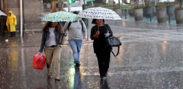 Por lluvias en la CDMX se reporta caos vial y afectaciones en el Metro