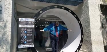 Alcaldía de Tlalpan instala túnel sanitizante