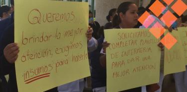 Trabajadores protestan en Edomex ante la falta de insumos en hospitales