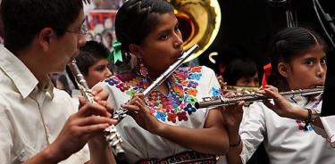 La música tradicional mexicana enfrenta plagio y explotación: especialista