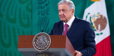 López Obrador recibe apoyo pero también críticas tras dar positivo a COVID-19