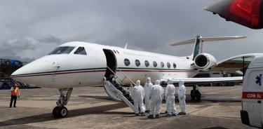 Avión del Ejército vuela a Perú por mexicana contagiada de coronavirus