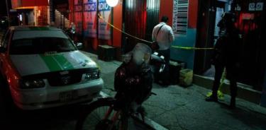 Atacan e incendian autos y taquerías rodantes en Celaya: dos muertos