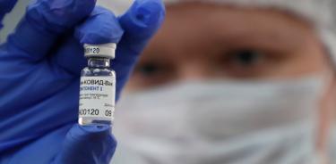Vacuna rusa no ha concluido todas las pruebas necesarias, advierte Narro
