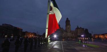 Rinden homenaje a víctimas de los sismos en el Zócalo de la CDMX