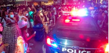 Extienden toque de queda en Miami ante la multitud incontrolable de turistas