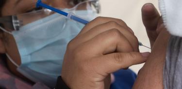 IMSS registra avance de 30% en aplicación de vacuna contra la influenza