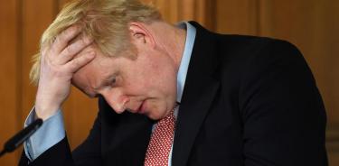 Boris Johnson es trasladado a cuidados intensivos al empeorar su salud