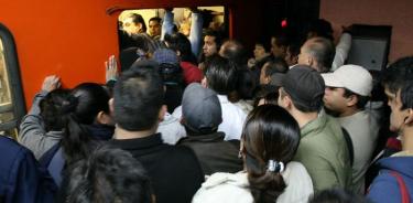 Cierran Metro Pantitlán, Hangares y Terminal Aérea por fuga en gasolinera