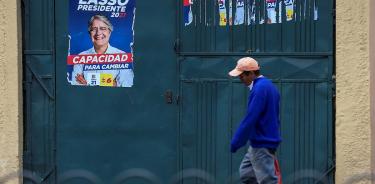 Ecuador elige entre izquierda y derecha bajo la larga sombra de Rafael Correa