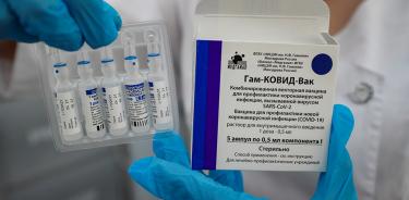 Rusia rechaza acusaciones de que la vacuna Sputnik V pierde eficacia ante variantes