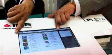 Aprueba INE lineamientos para actualizar lista de electores en el extranjero