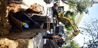 Rehabilitan tuberías de agua potable y drenaje en Venustiano Carranza