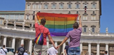 El Vaticano aclara que no puede bendecir las uniones entre homosexuales