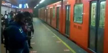 Desalojan a usuarios por conato de incendio en tren de la Línea 7 del Metro