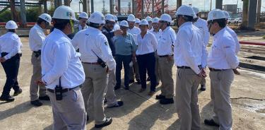 Supervisan avances en la refinería de Minatitlán, Veracruz